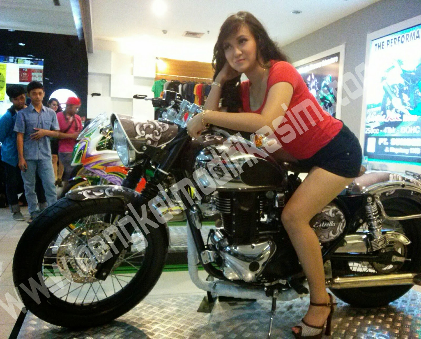 BENGKEL MODIFIKASI MOTOR