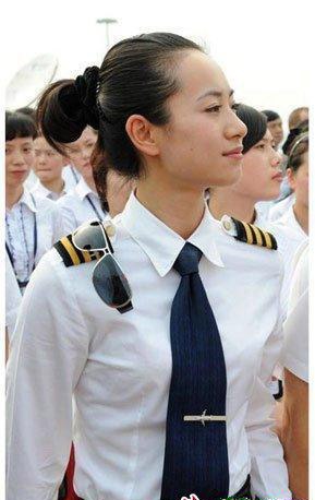 Inikah Pilot Tercantik Di Dunia ? [ www.BlogApaAja.com ]