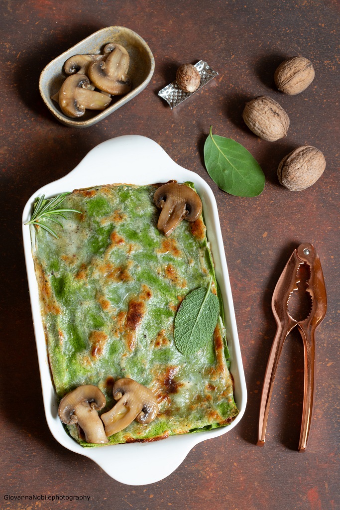 Lasagne verdi con ricotta, funghi, caciocavallo e noci