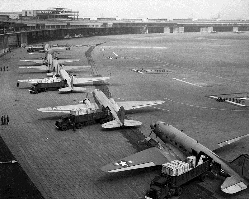 tempelhof-airport-park-14 tempelhof-airport-park-14