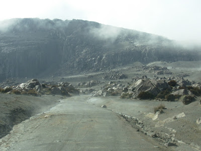 Hay cielos bajos y grises, pero no por eso menos impresionantes: los galos temían que el cielo cayera sobre sus cabezas. Acá, Asterix hubiera temido. Parque Nacional Los Nevados, a 5200 msn.