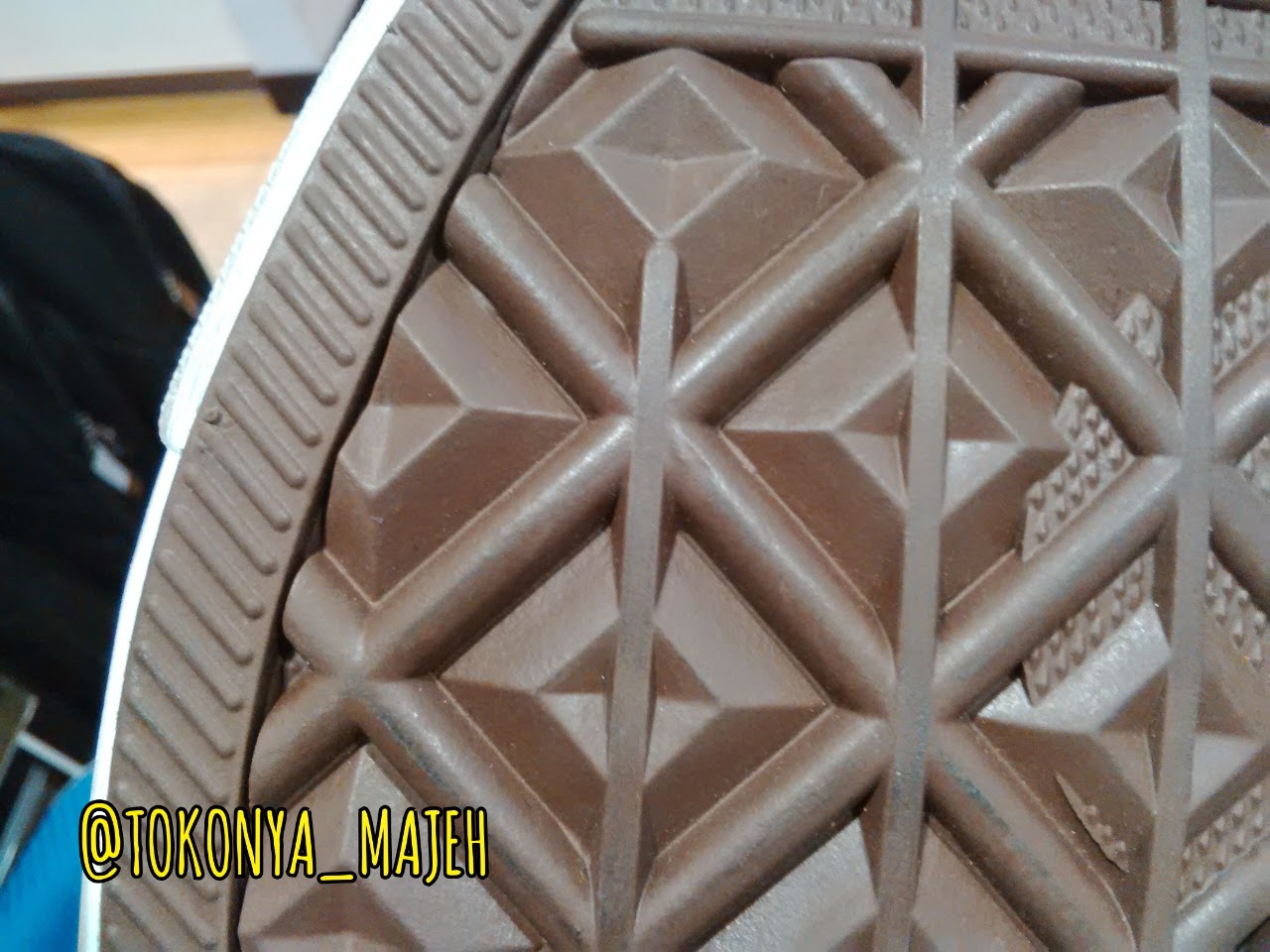  Ciri  Sepatu Converse Original Made In Indonesia Lengkap 