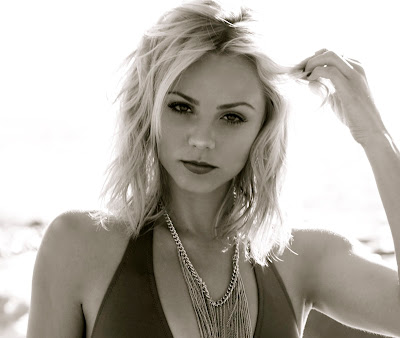 Laura,biography,Profiles ,Profiles and biography,Laura Vandervoort,Canadian,Actress, Canadian actress