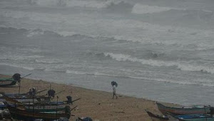 Super Typhoon Usagi Hits South China, 25 Dead