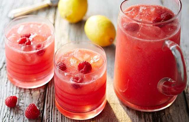 Raspberry Vodka Lemonade #drinks #refreshing