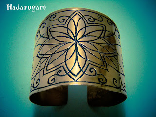 Bratara handmade din cupru gravata manual