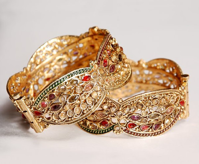 Beautiful Gold Bangles Collection 2015 Wallpaper