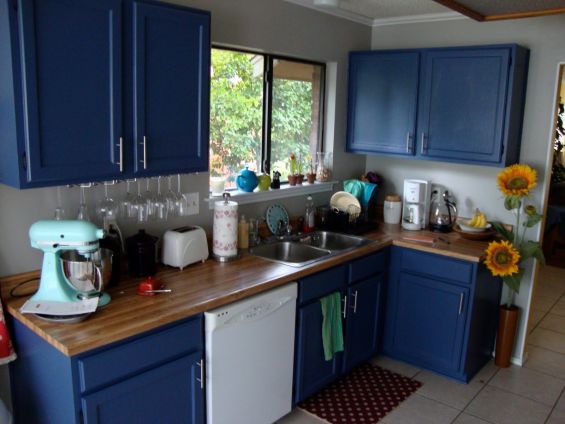desain dapur sederhana dan murah biru tua