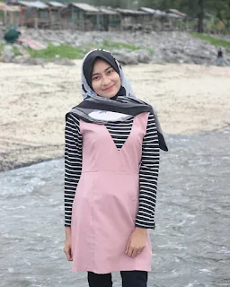 Hijabers cantik Ririn Putri Anjani