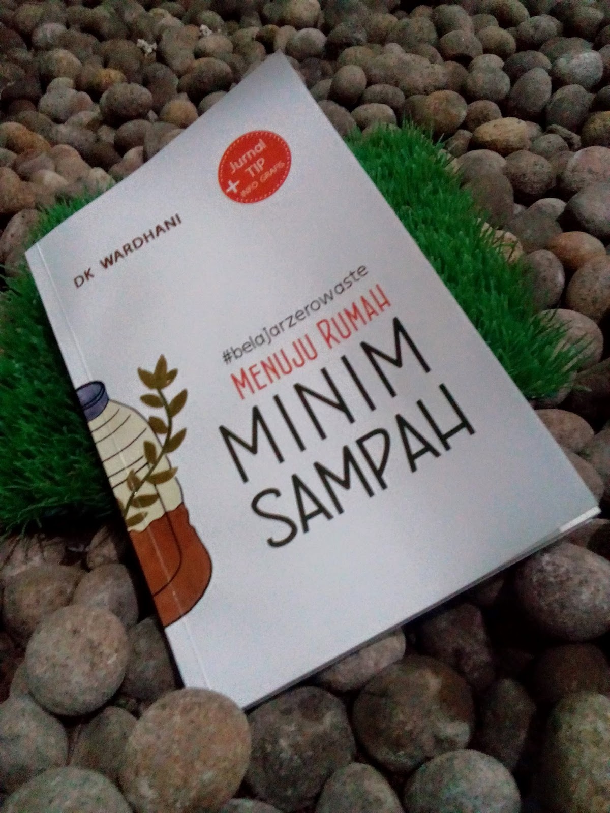 Review Buku Belajar Zero Waste Menuju Rumah Minim Sampah Saung