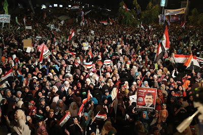 Terkini Perkembangan Di Mesir ( Tumbangnya Kerajaan Mursi Kerana Tentera Yang Berpaling Tadah ) | Penyokong Dr Mursi Berhimpun Seramai 8 Juta Orang  Dan Operasi Tangkapan Telah Bermula