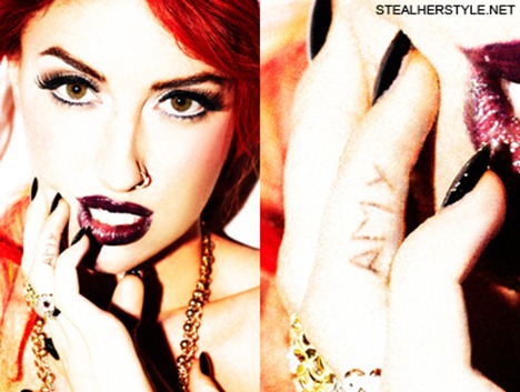 neon-hitch-amy-finger-tattoo