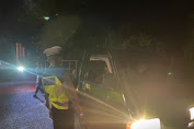 Sat Lantas Polres Aceh Singkil melakukan Patroli dan Pengaturan di jalur dua Kecamatan Gunung Meriah di malam hari