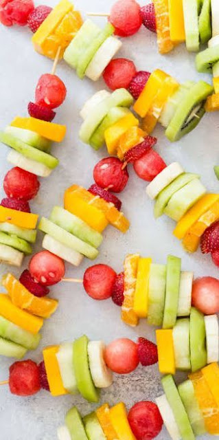 Fruіt Kabobs with Dipping Sauce