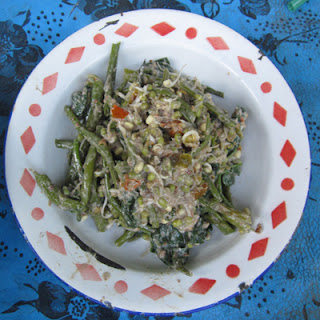 Plecing Kangkung Telengis Makanan Khas Karanagsem Bali