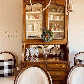 Homemaking| A Dash of Christmas In The Dining Room