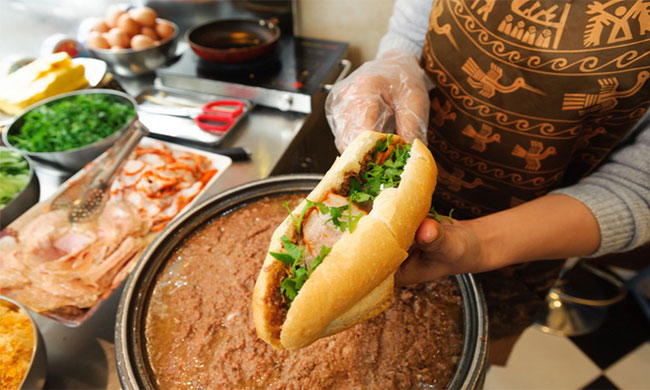 Cách làm bánh mì nhân pate thịt heo