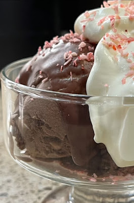 Low Carb Chocolate Peppermint Ice Cream