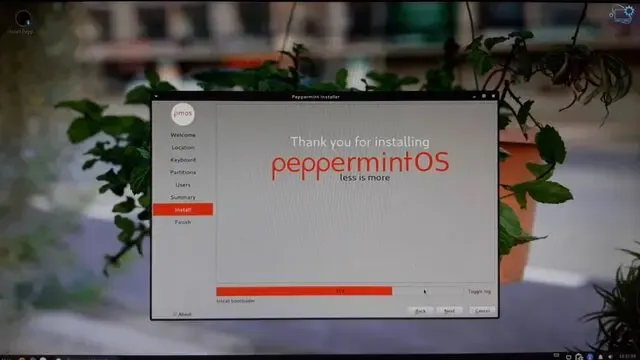 تحميل وتثبيت نظام التشغيل peppermint os على الكمبيوتر بشكل اساسى how to install peppermint os on usb linux mint peppermint virtualbox peppermint requirements peppermint software Linux Lite peppermint site Linux Mint 32-bit What is Peppermint OS used for? Is Peppermint Debian or Ubuntu? Is Peppermint OS stable? What are the minimum requirements for Peppermint OS?