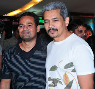 Uttpatang director Srikanth with Atul Kulkarni at the premiere