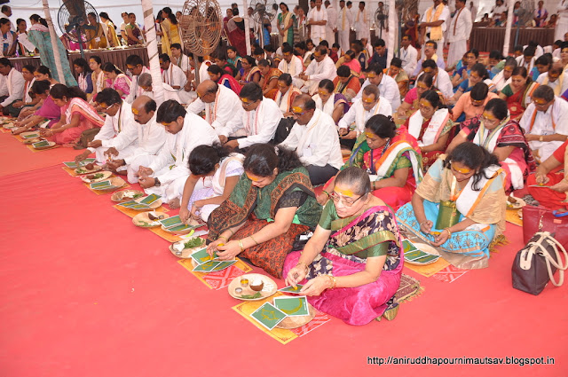 Shraddhavan's performing Shree Kiratrudra poojan on Aniruddha Pournima Utsav at Shree Harigurugram, Bandra