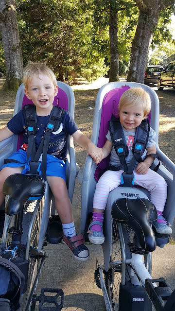 kids-on-bike-seats