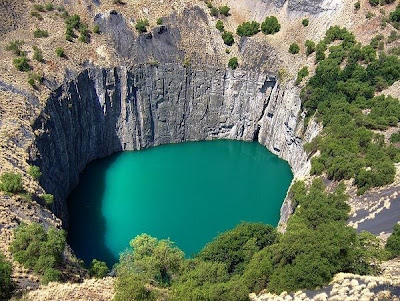 Water-filled earth wound: The Big Hole, Kimberley