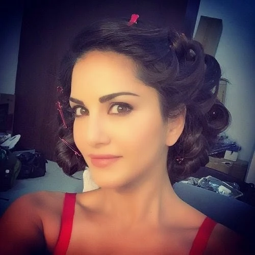 sunny leone sexy selfies