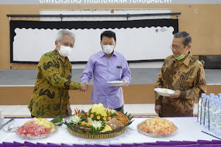 Rayakan Dies Natalis Unitri, Sivitas Akademika Adakan Syukuran Sederhana