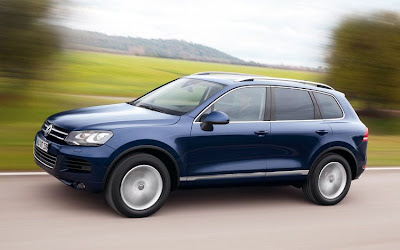 2011 Volkswagen Touareg Side Angle View