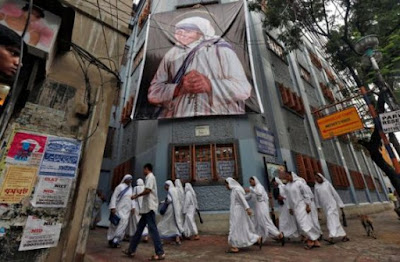 Pope Declares Mother Teresa A Saint 3