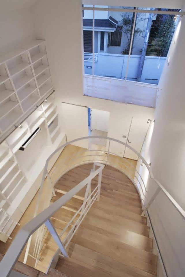 Noa House of White Tiny with Minimalis Design in Sanno Tokyo