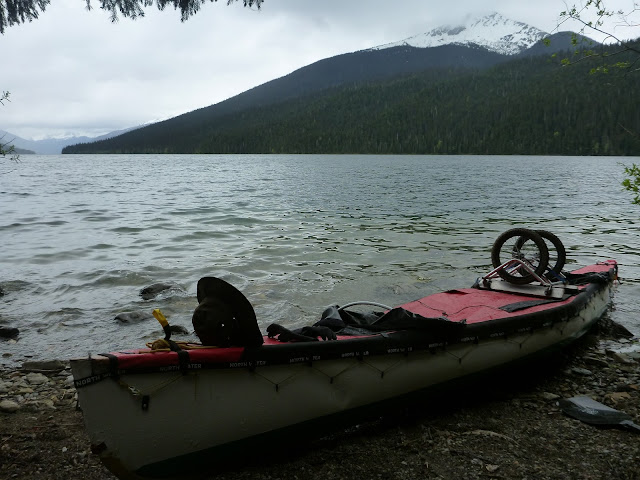 bowron lakes canoeing