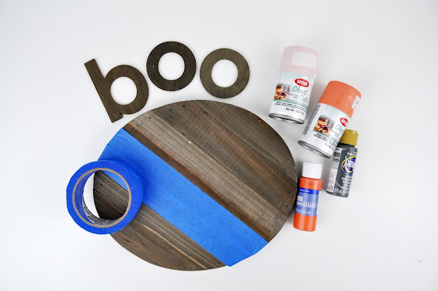 Pink and Orange "Boo" Halloween Wooden Sign by Jen Gallacher for www.jengallacher.com. #halloween #halloweendiy #halloweensign #spraypaint #diycraft #jengallacher