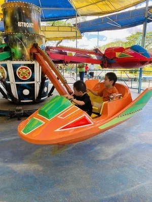 Shuttle ride at Quezon City Memorial Circle