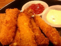 Mencicipi Enaknya Mozzarella Stick