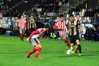 Partido entre el Barakaldo y el Bilbao Athletic en Lasesarre