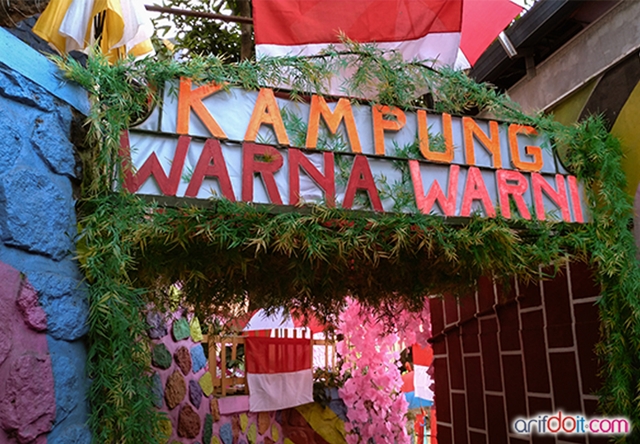 Gate Kampung Warna - Warni