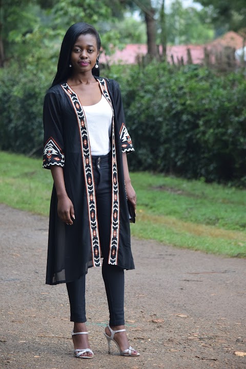 How To Style A Black Embroidered Kimono 