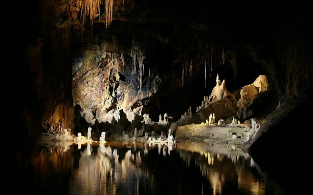 Caves and Grottoes Wallpapers