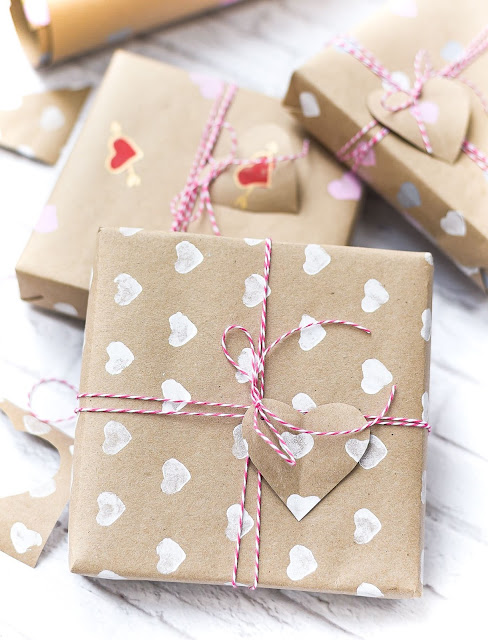 Easy DIY Valentine Wrapping Paper