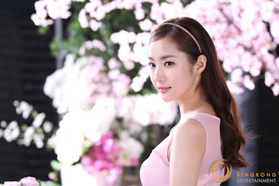 Wow! Foto Park Min Young Lagi Syuting Iklan Kosmetik 2013, Cantik Banget! - Ada Yang Asik