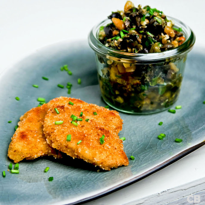 Krokant gebakken mini-kipschnitzeltjes met zelfgemaakte tapenade!