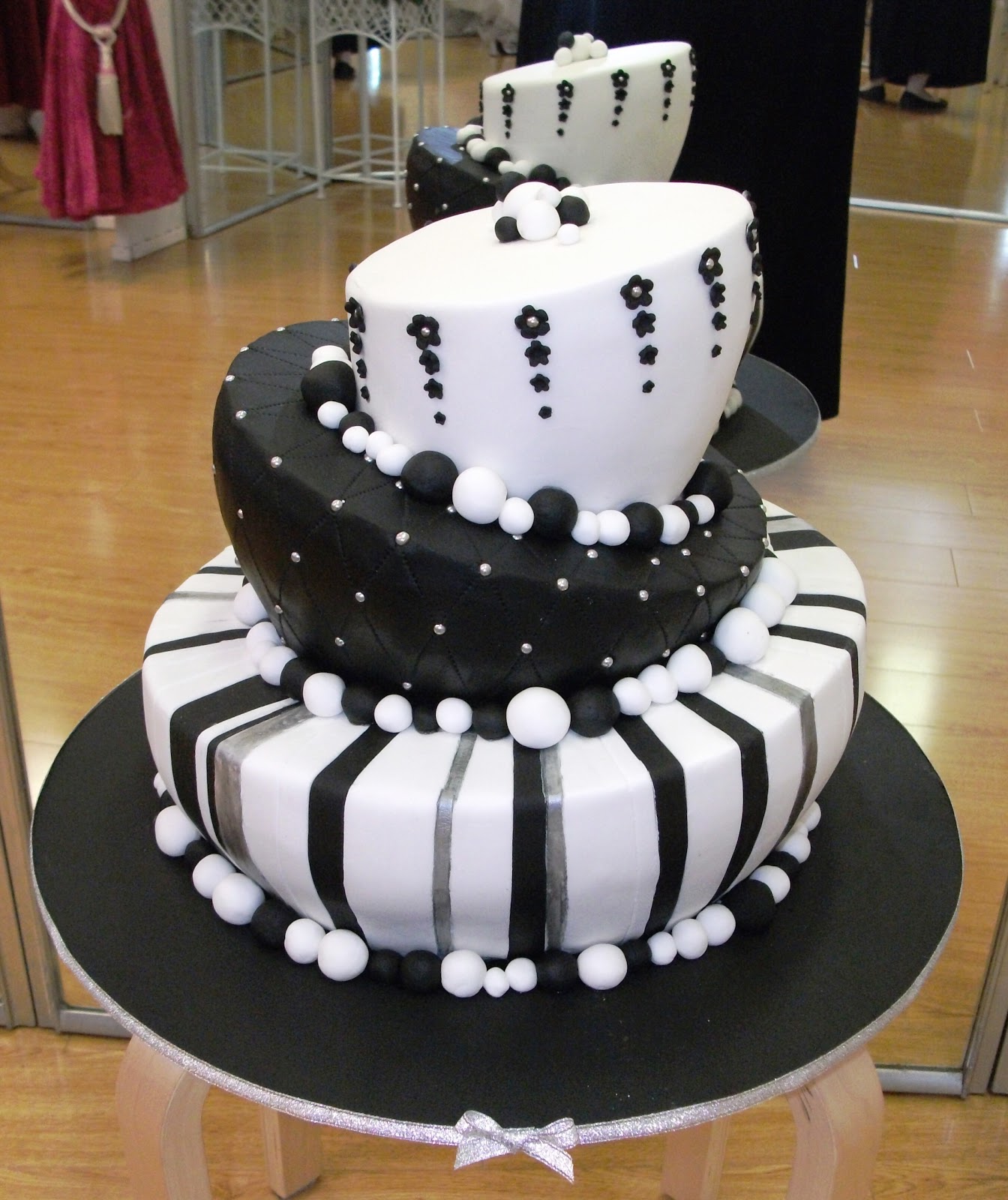 black and white wedding cakes