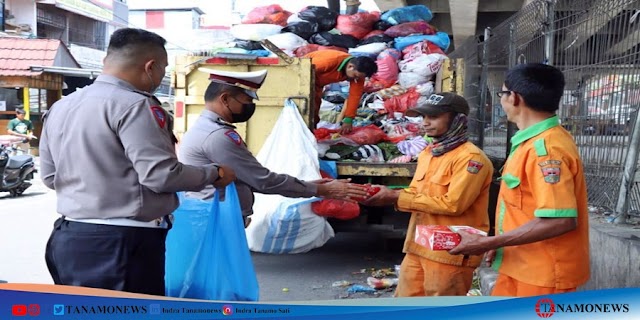 Sat Lantas Polres Bukittinggi Peduli Sesama Dalam Rangka Hari Bhayangkara Ke 76