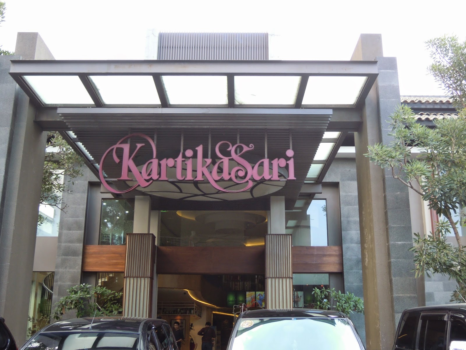 Hannah Sytieh : Kartika Sari, Bandung Indonesia