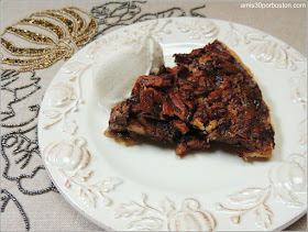 Ración de la Chocolate Bourbon Pecan Pie Sin Adornar