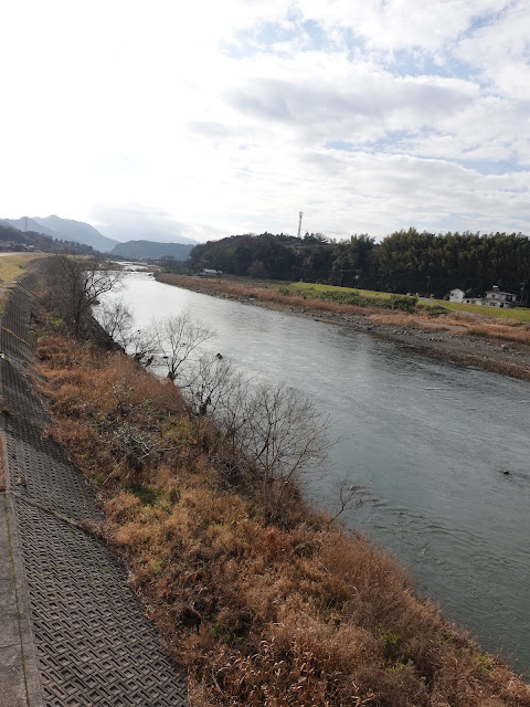 鳥取県西伯郡伯耆町吉長　伯耆町役場　日野川