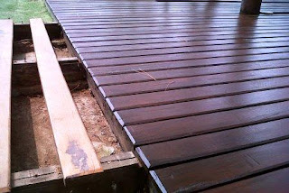 decking lantai kayu outdoor