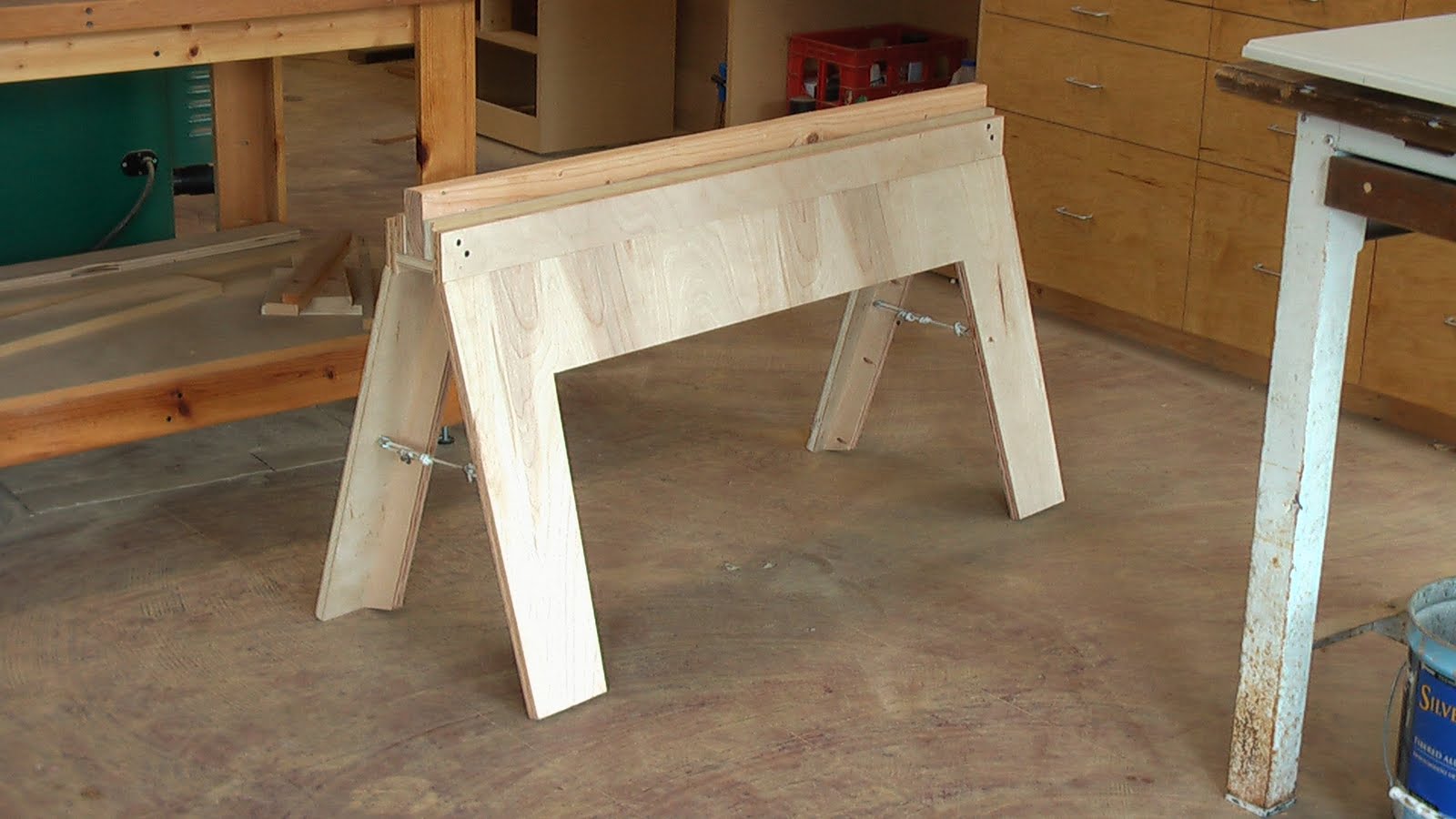 Complete Folding wooden sawhorse plans